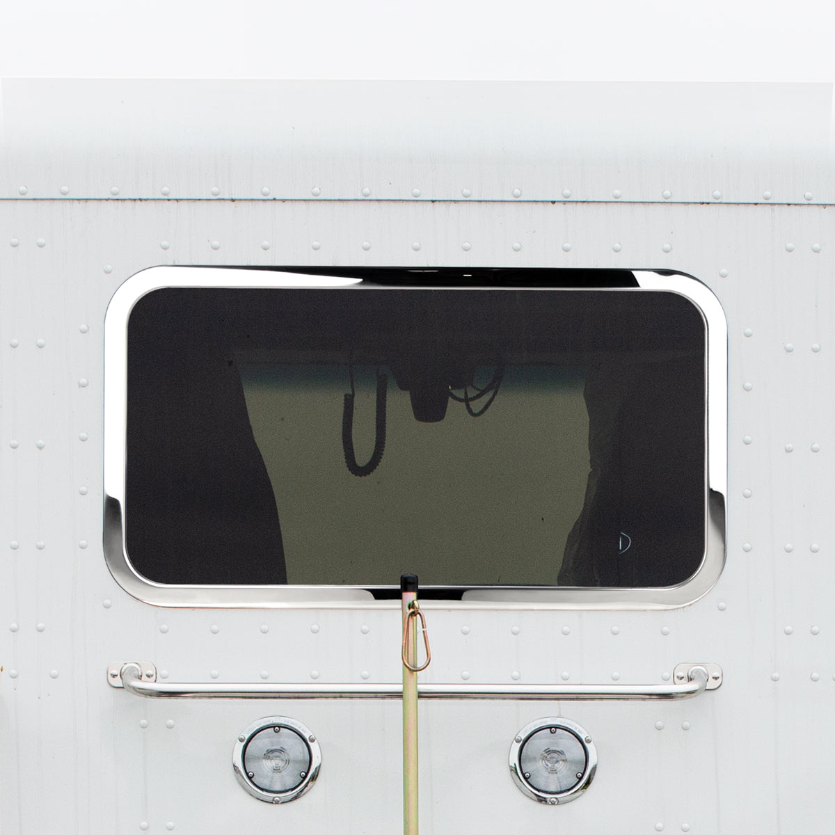 Peterbilt Stainless Rear Sleeper Window Trim (Bulk)