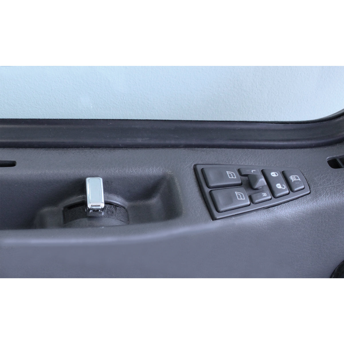 Chrome Plastic Interior Door Handle Knobs For Volvo (Pair)