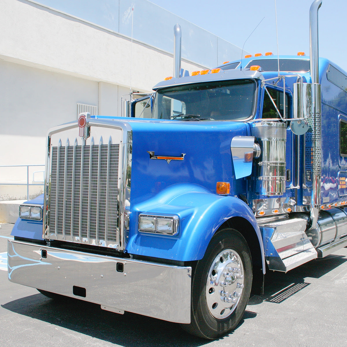 Chrome Hood Emblem Trim With 24 LED GloLight Bar For Kenworth - Amber LED/Amber Lens